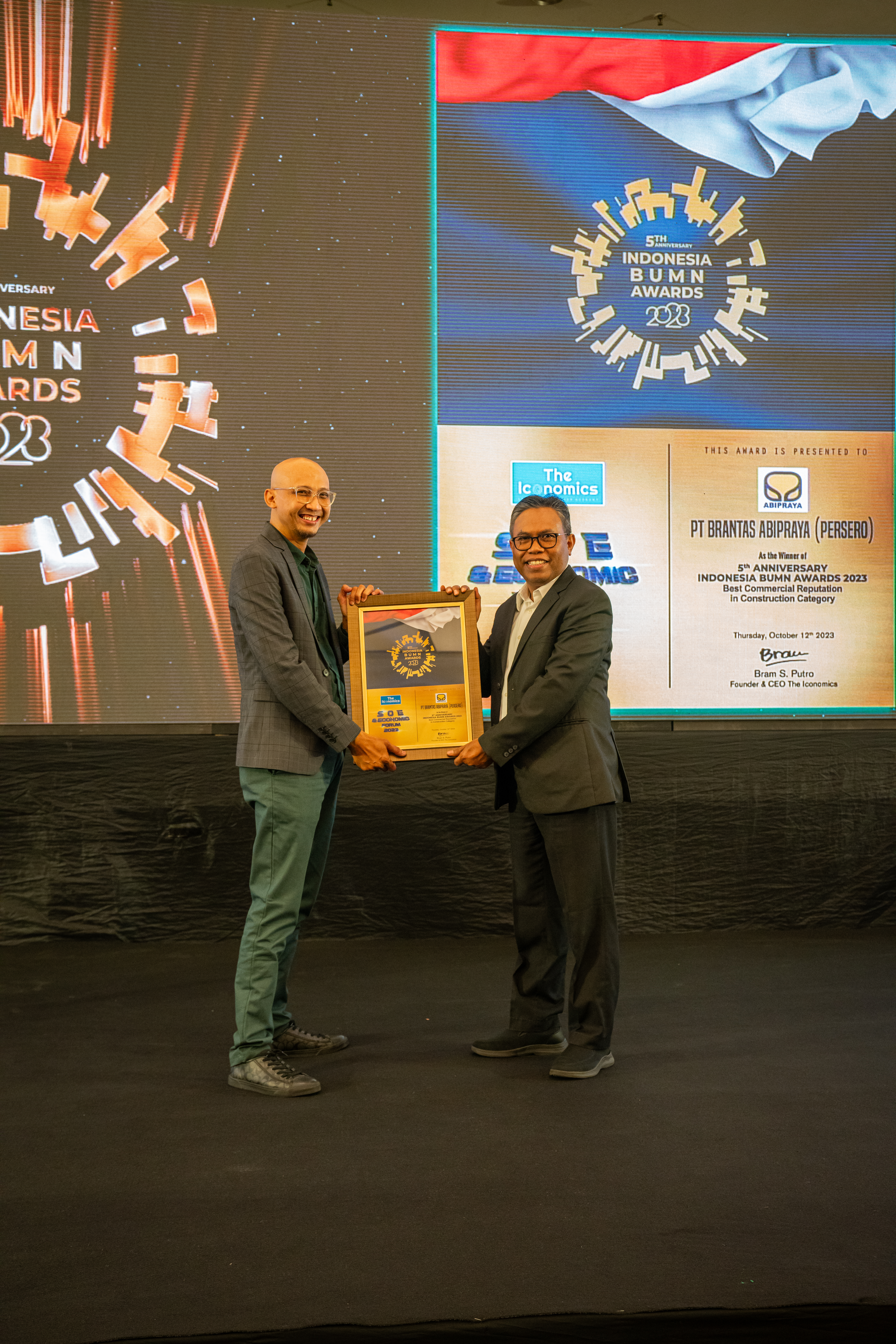 Berkinerja Unggul, Brantas Abipraya Kantongi Penghargaan  Best Commercial Reputation in Construction Category