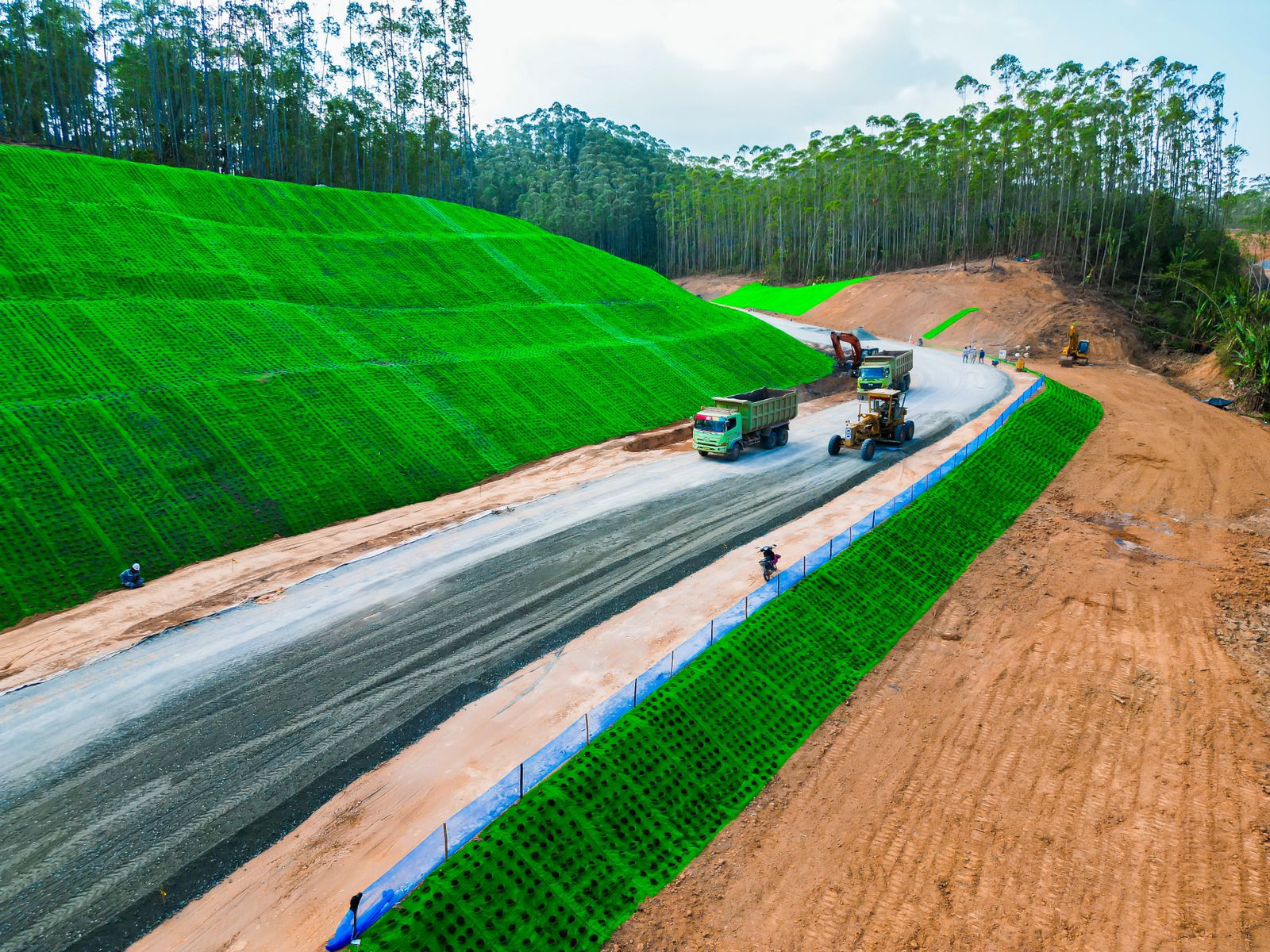 Brantas Abipraya Tingkatkan Infrastruktur Jalan di IKN