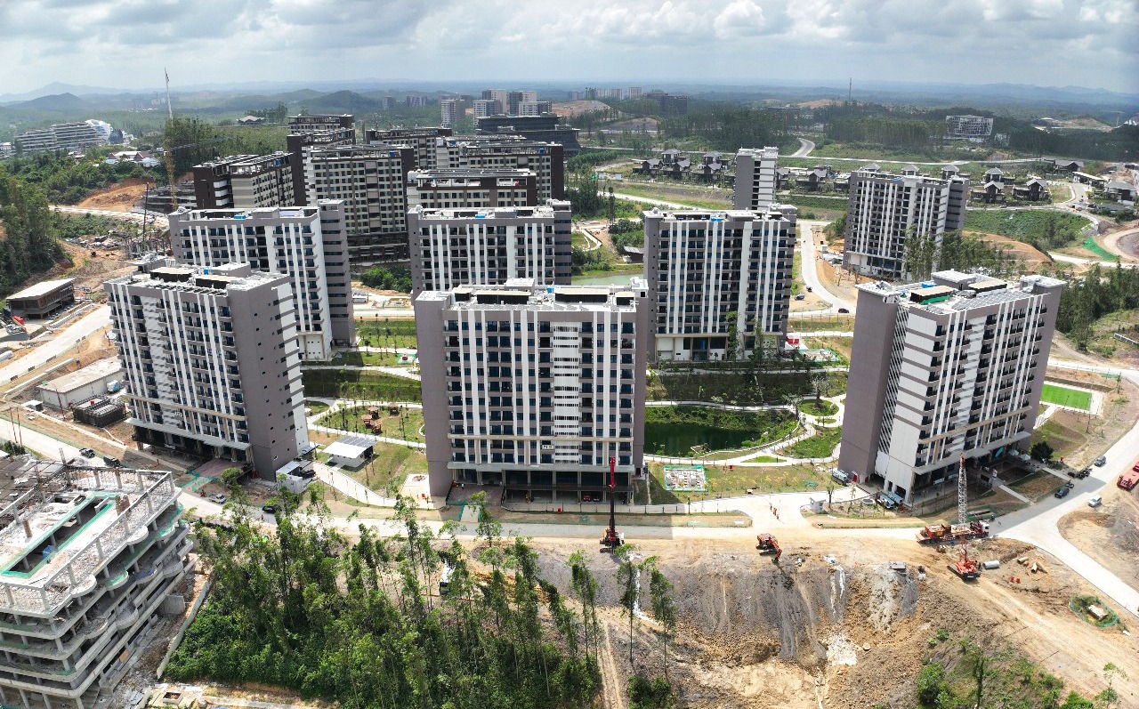 PT Brantas Abipraya (Persero), terus berkomitmen mendukung pembangunan infrastruktur strategis nasional melalui pengerjaan proyek pengembangan Bangunan Gedung Cerdas (BGC).