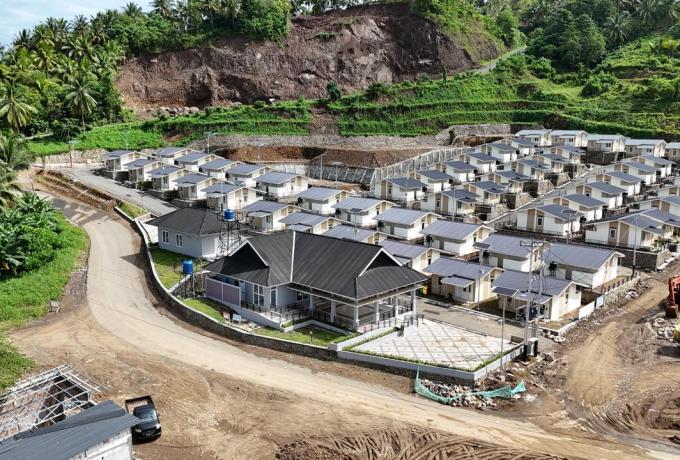 Brantas Abipraya membangun instalasi pengolahan air bersih berkapasitas 10 liter/detik lengkap dengan jalur transmisi, distribusi, dan Pembangkit Listrik Tenaga Surya (PLTS) sebagai upaya pemulihan yang menyeluruh untuk masyarakat bangkit dari dampak bencana. 